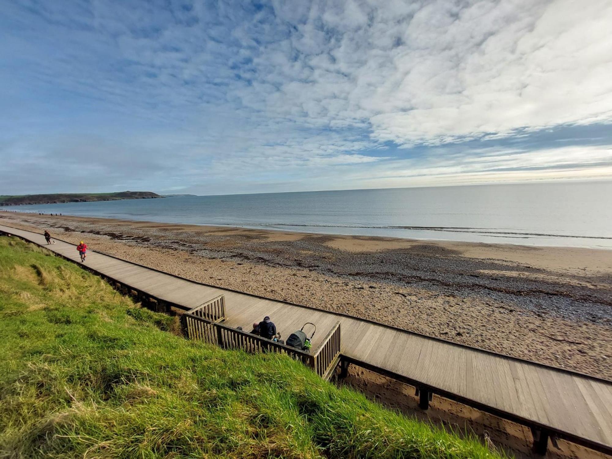Sea Whispers - My Charming Costal Retreat In Youghal Bagian luar foto