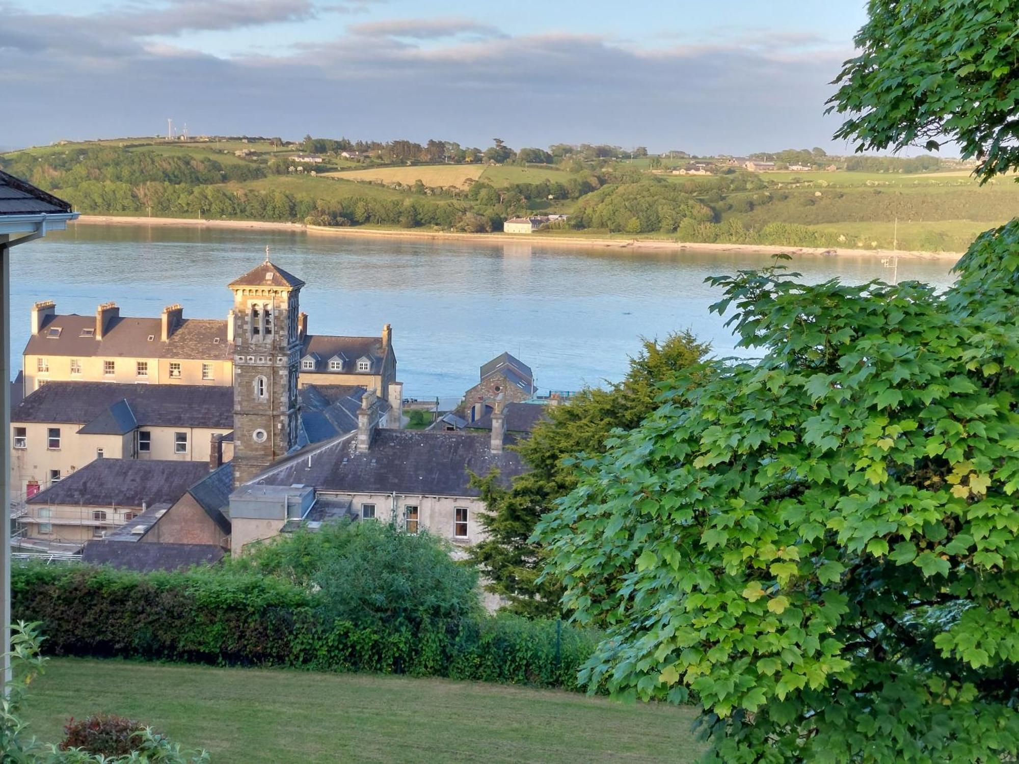 Sea Whispers - My Charming Costal Retreat In Youghal Bagian luar foto