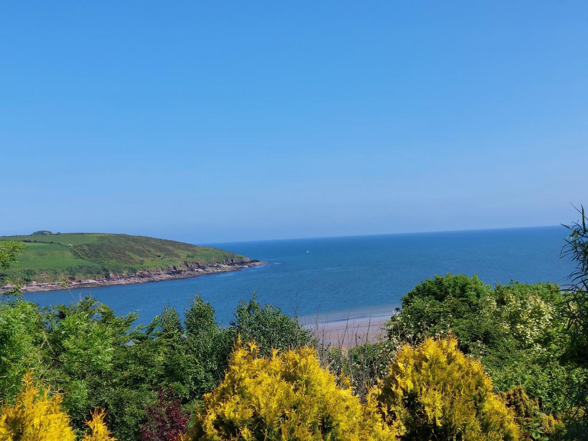 Sea Whispers - My Charming Costal Retreat In Youghal Bagian luar foto