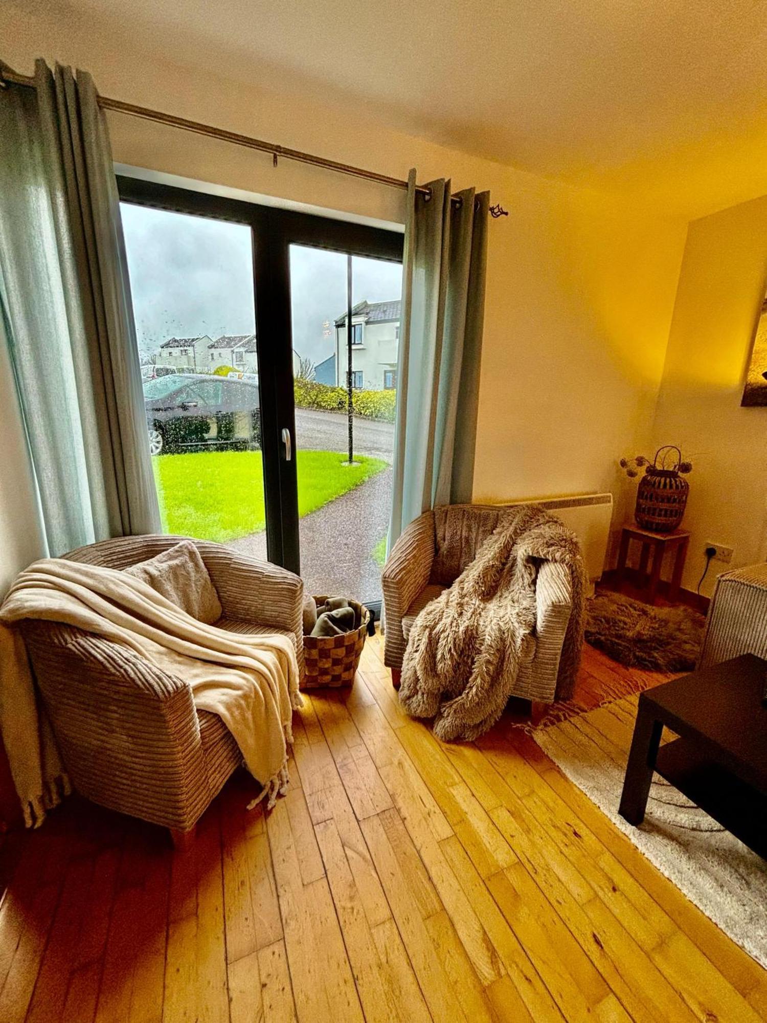 Sea Whispers - My Charming Costal Retreat In Youghal Bagian luar foto